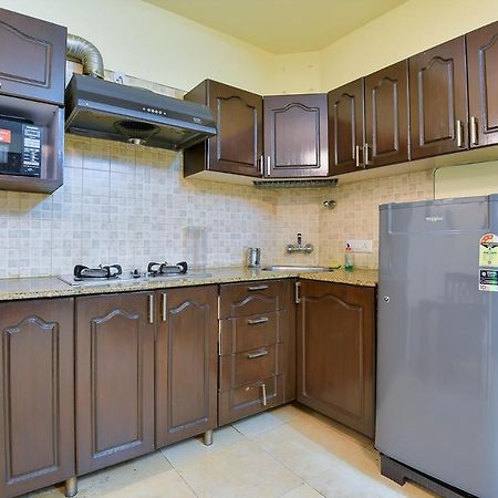 Studio Serviced Apartments Near Fortis Hospital Gurgáon Kültér fotó