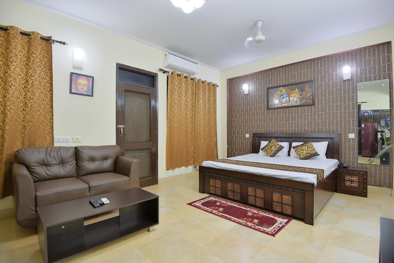 Studio Serviced Apartments Near Fortis Hospital Gurgáon Kültér fotó