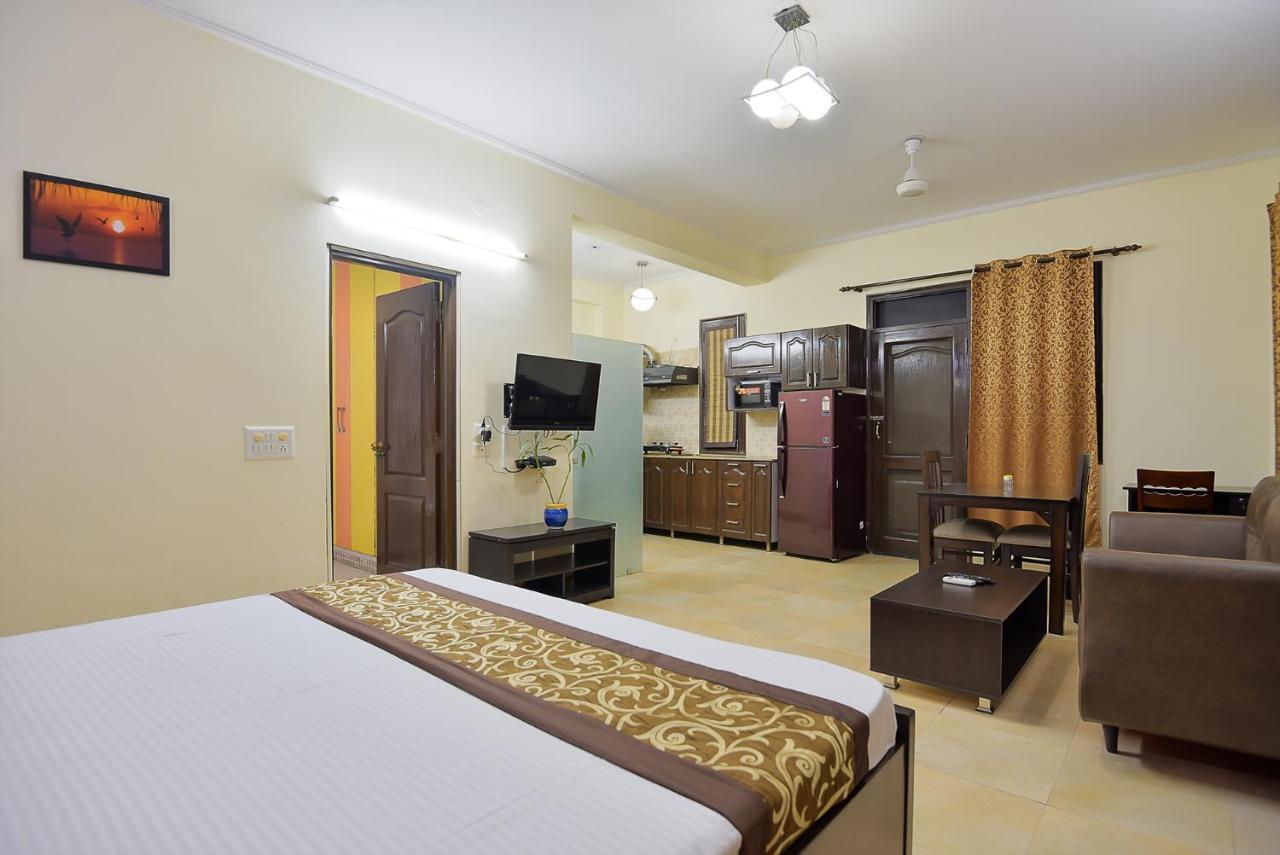 Studio Serviced Apartments Near Fortis Hospital Gurgáon Kültér fotó